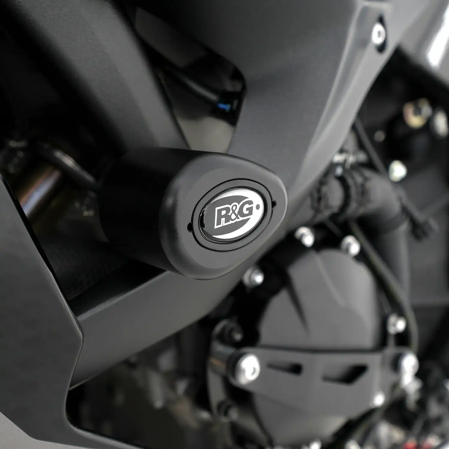 CP0567BL | Kawasaki | ZX-6R | 2024 - 2025 | R&G | Aero Frame Sliders